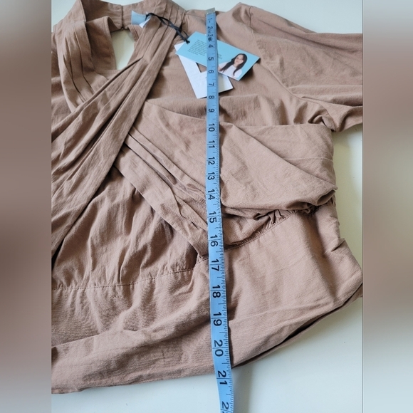 Future Collective Women's Long Sleeve Mock Neck Cross-Front Top Size XL Tan NWT - Picture 10 of 15
